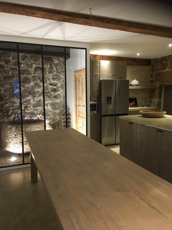 La Cure Grande Maison De Charme De 2 A 14 Personnes Saint-Urcize Luaran gambar