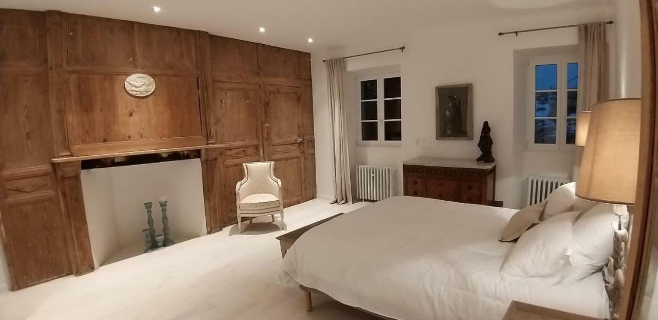 La Cure Grande Maison De Charme De 2 A 14 Personnes Saint-Urcize Luaran gambar